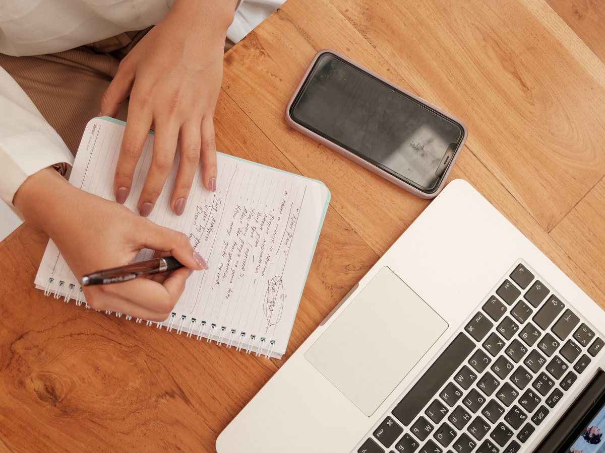 Redacción creativa El Carrasco, construyo estrategias de comunicación efectivas para que tu empresa enamore a clientes y medios de comunicación.